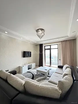 Kirayə verilir 2 otaqlı mənzil 66 m²