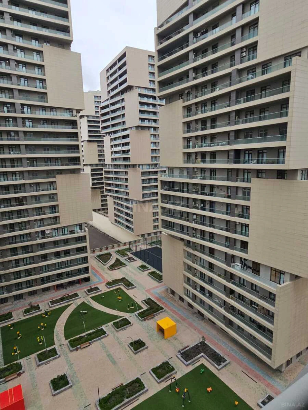 Kirayə verilir 2 otaqlı mənzil 66 m²