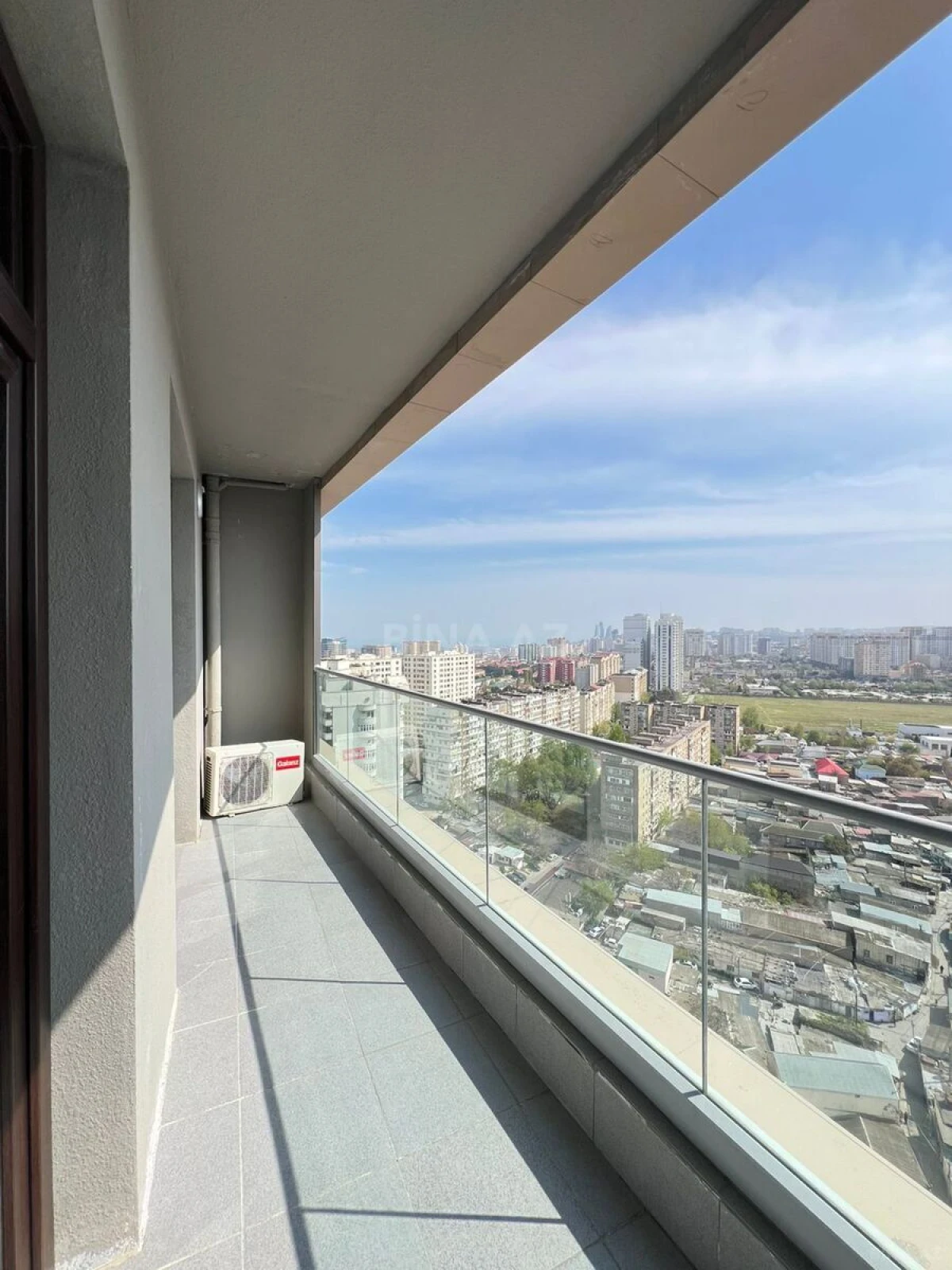 Kirayə verilir 2 otaqlı mənzil 66 m²