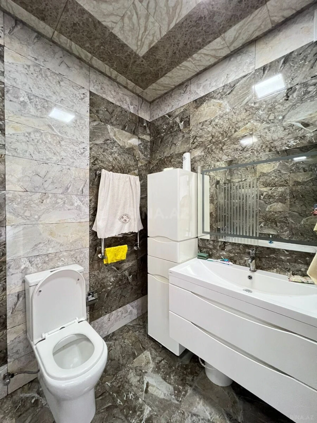 Kirayə verilir 2 otaqlı mənzil 66 m²
