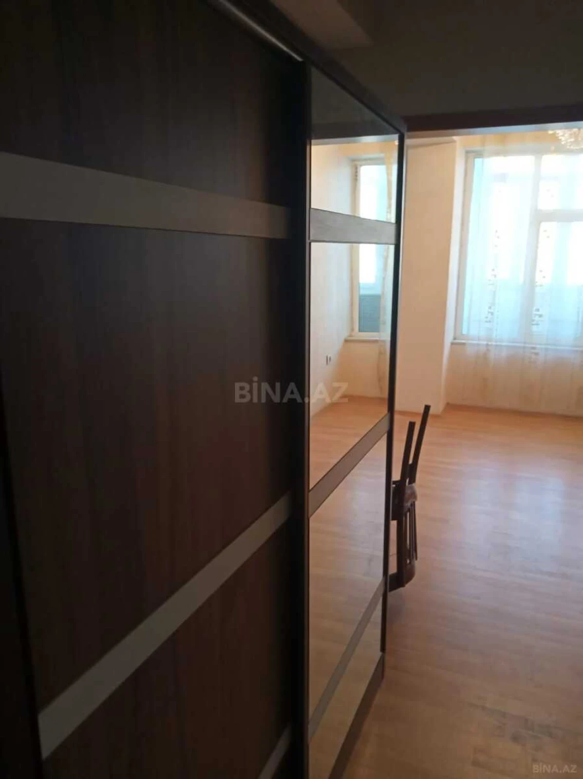 Satılır 2 otaqlı mənzil 74 m²