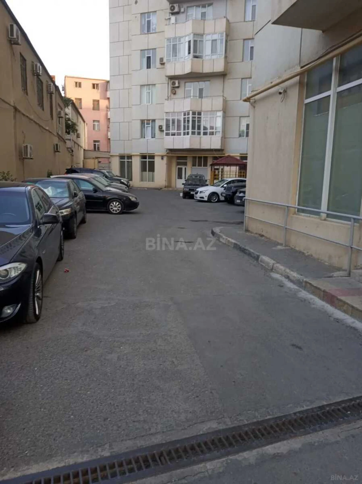 Satılır 2 otaqlı mənzil 74 m²