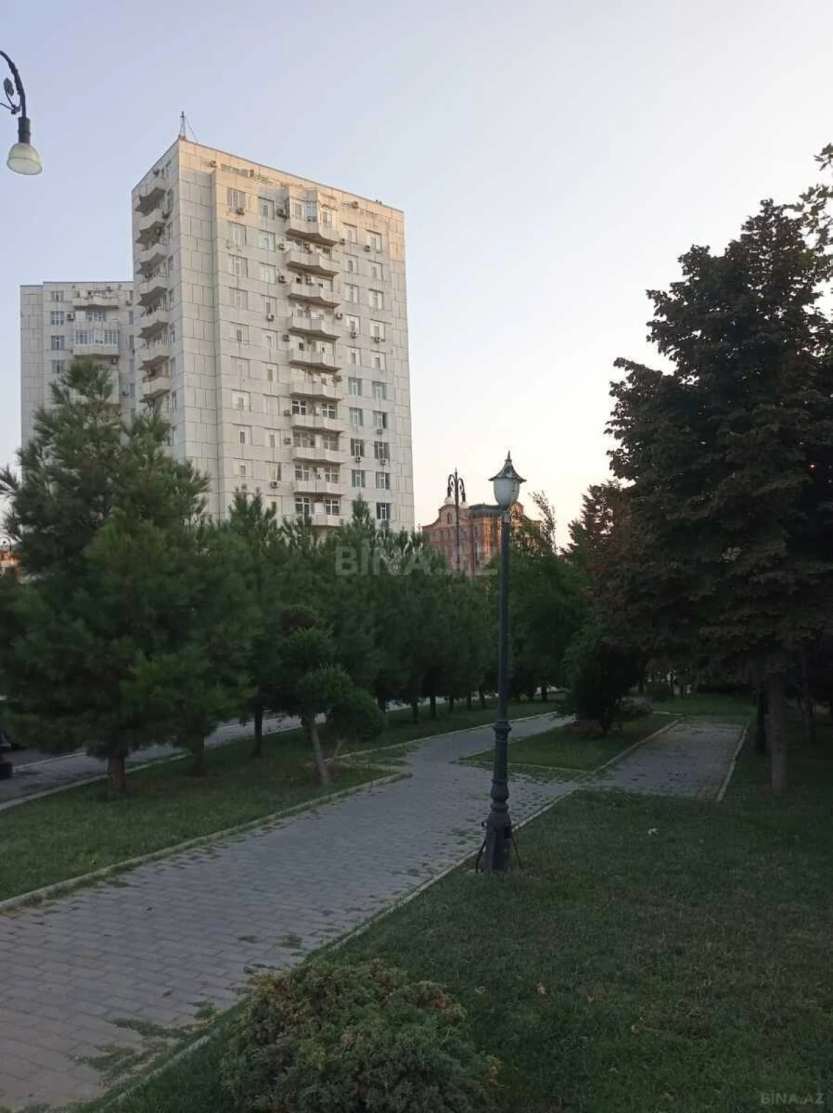 Satılır 2 otaqlı mənzil 74 m²