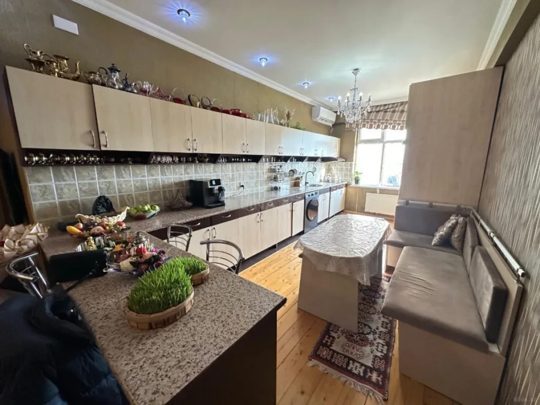 Satılır 3 otaqlı mənzil 115 m²