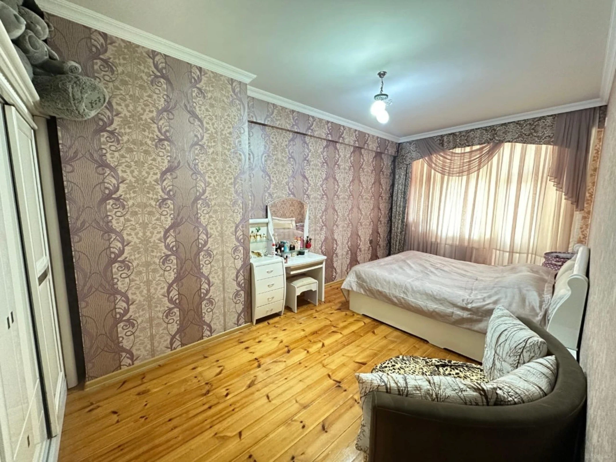 Satılır 3 otaqlı mənzil 115 m²