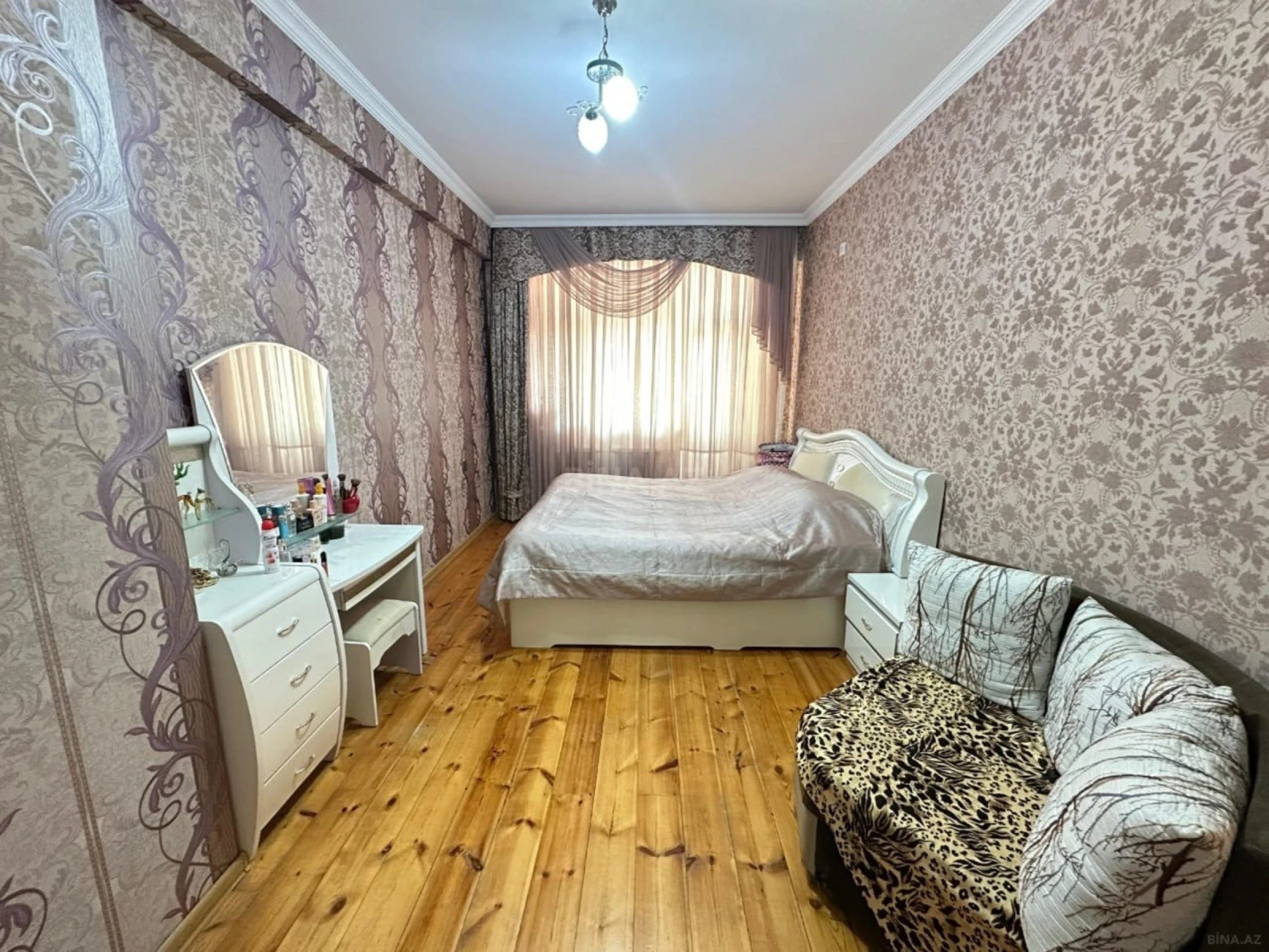 Satılır 3 otaqlı mənzil 115 m²