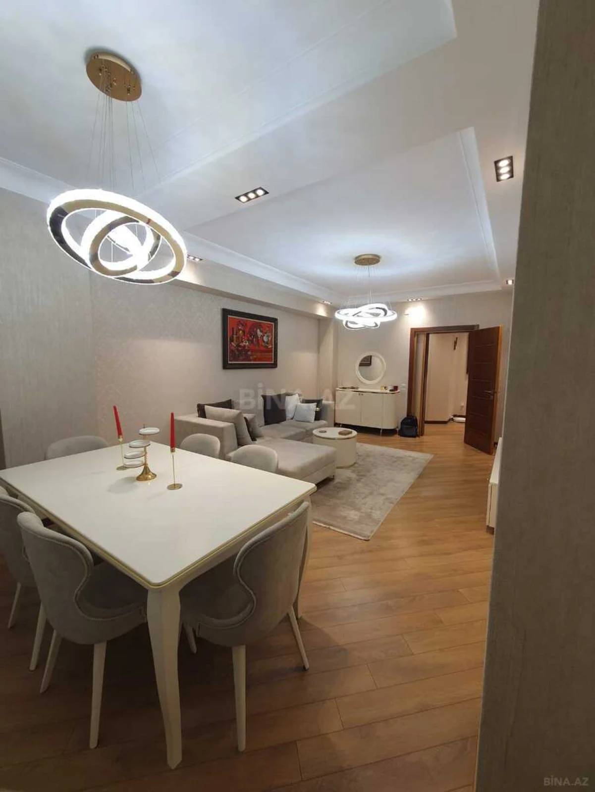 Satılır 4 otaqlı mənzil 130 m²