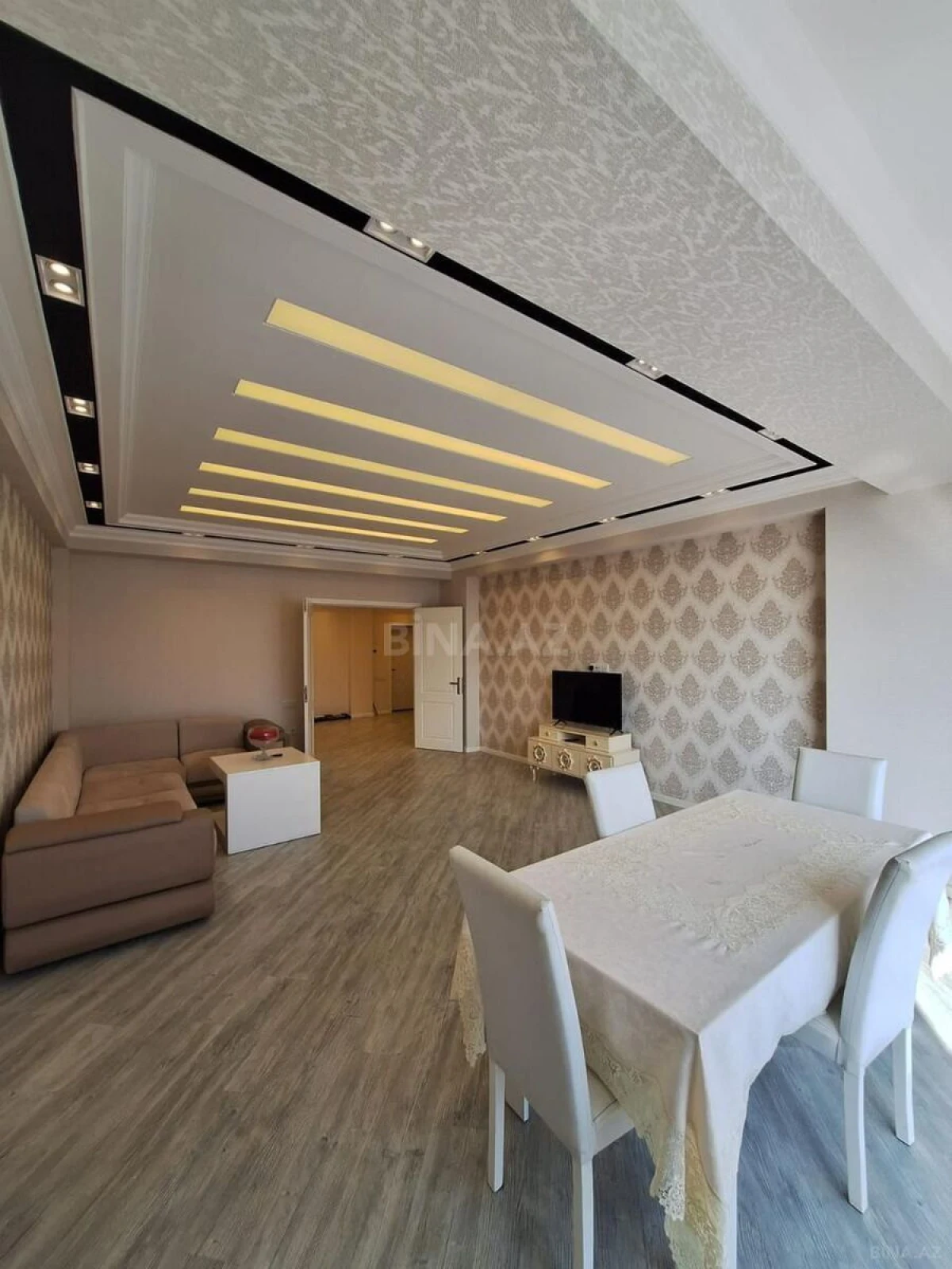 Kirayə verilir 3 otaqlı mənzil 125 m²