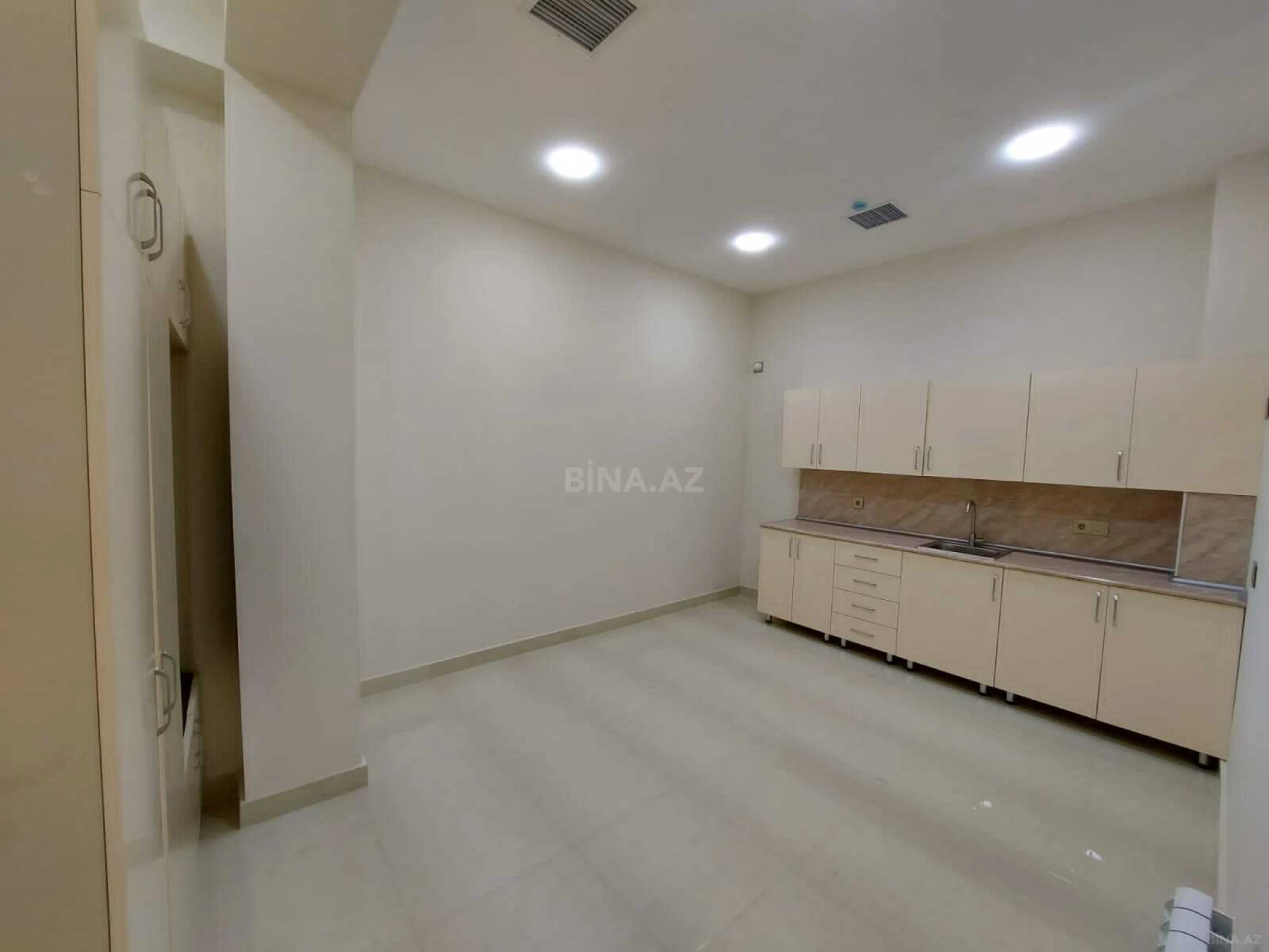Kirayə verilir 7 otaqlı ofis 170 m²