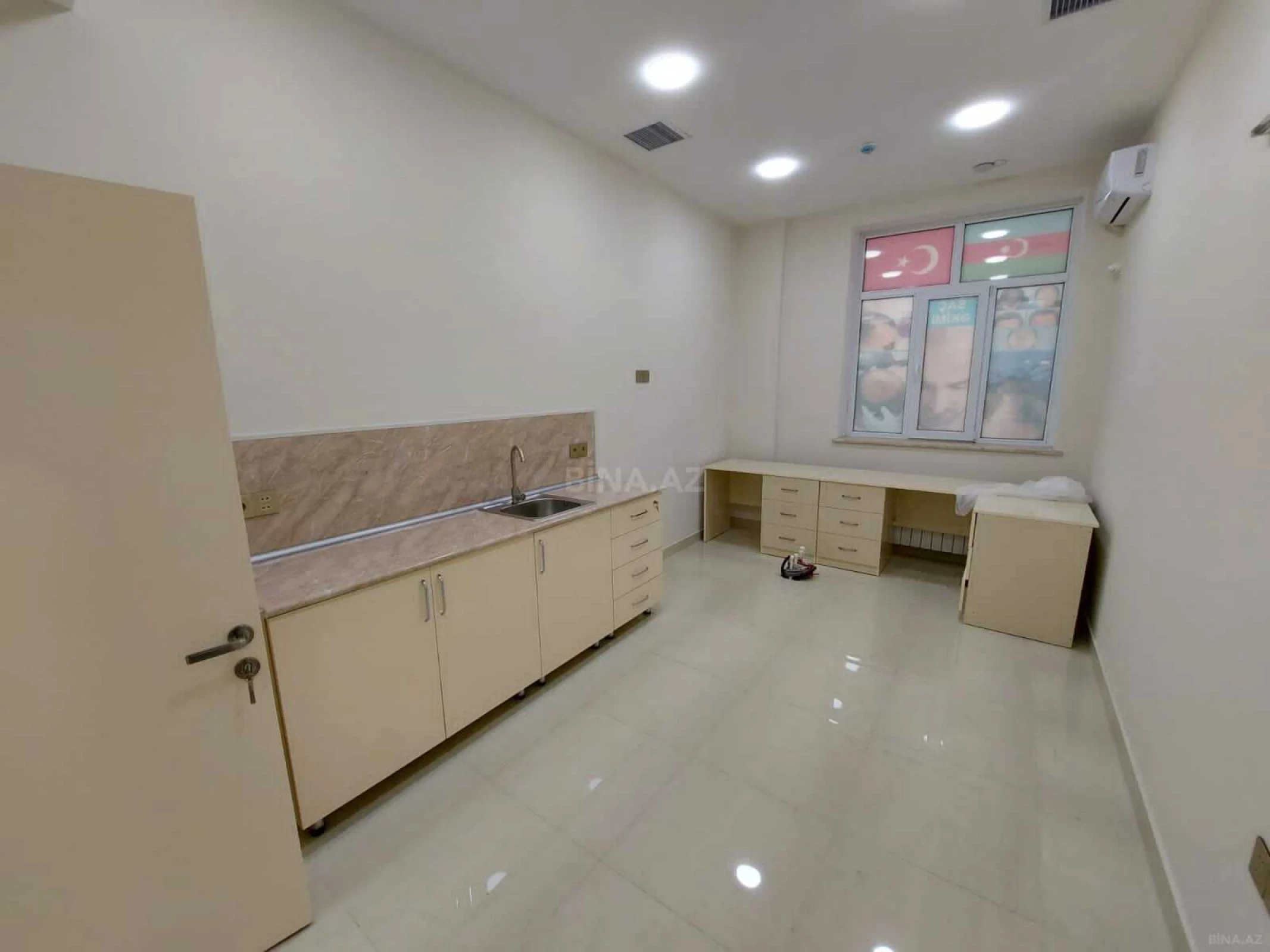 Kirayə verilir 7 otaqlı ofis 170 m²
