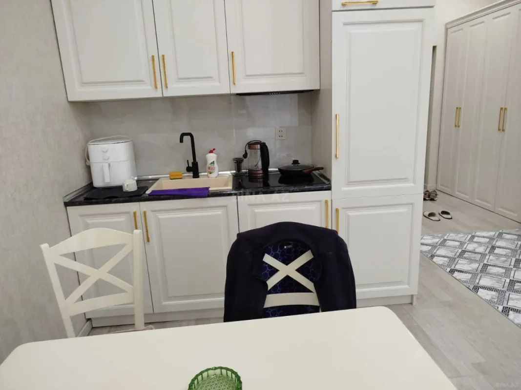 Kirayə verilir 1 otaqlı mənzil 60 m²