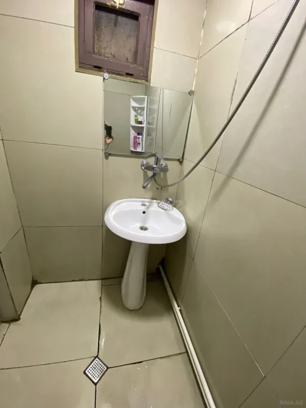 Kirayə verilir 2 otaqlı həyət evi 70 m²