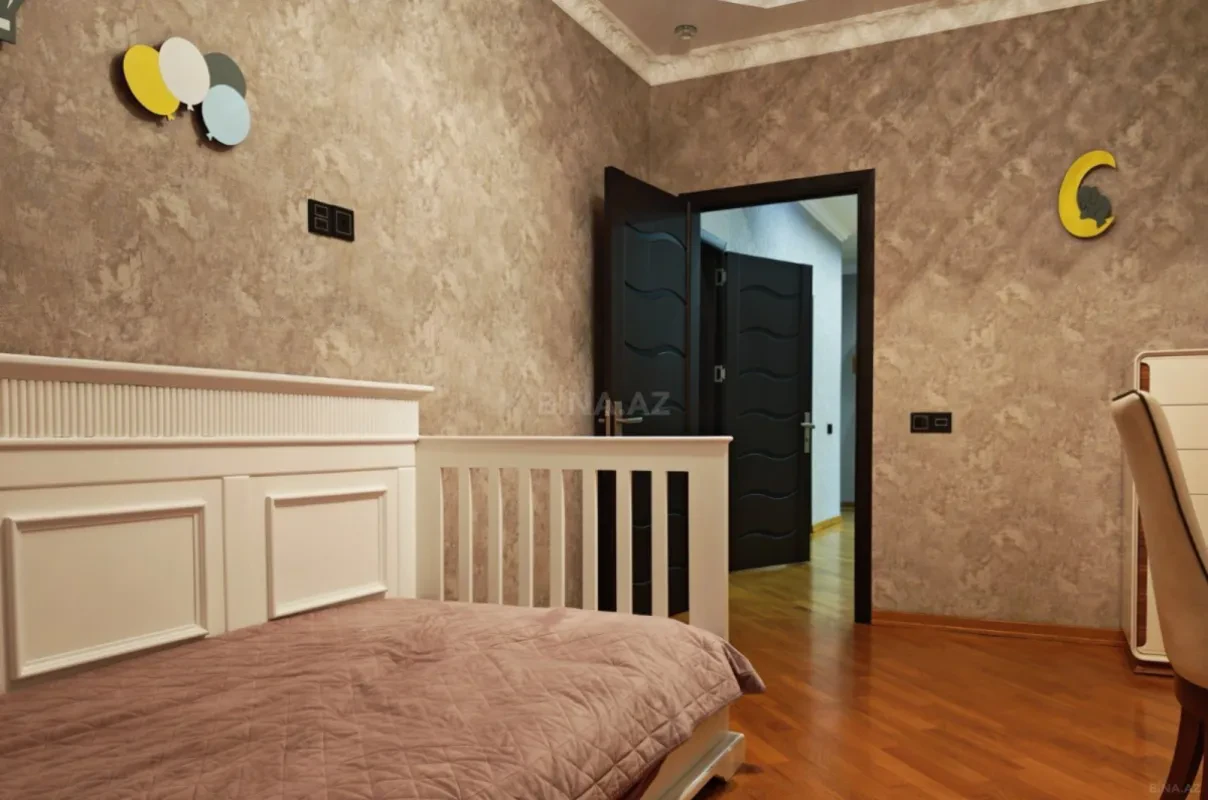 Satılır 3 otaqlı mənzil 120 m²