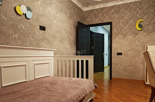 Satılır 3 otaqlı mənzil 120 m²