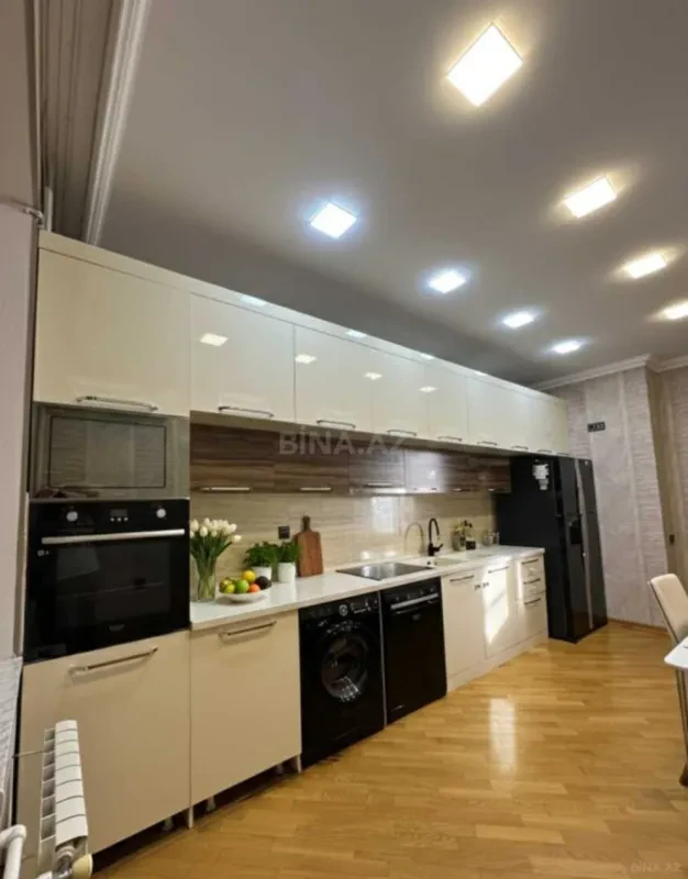 Satılır 3 otaqlı mənzil 120 m²