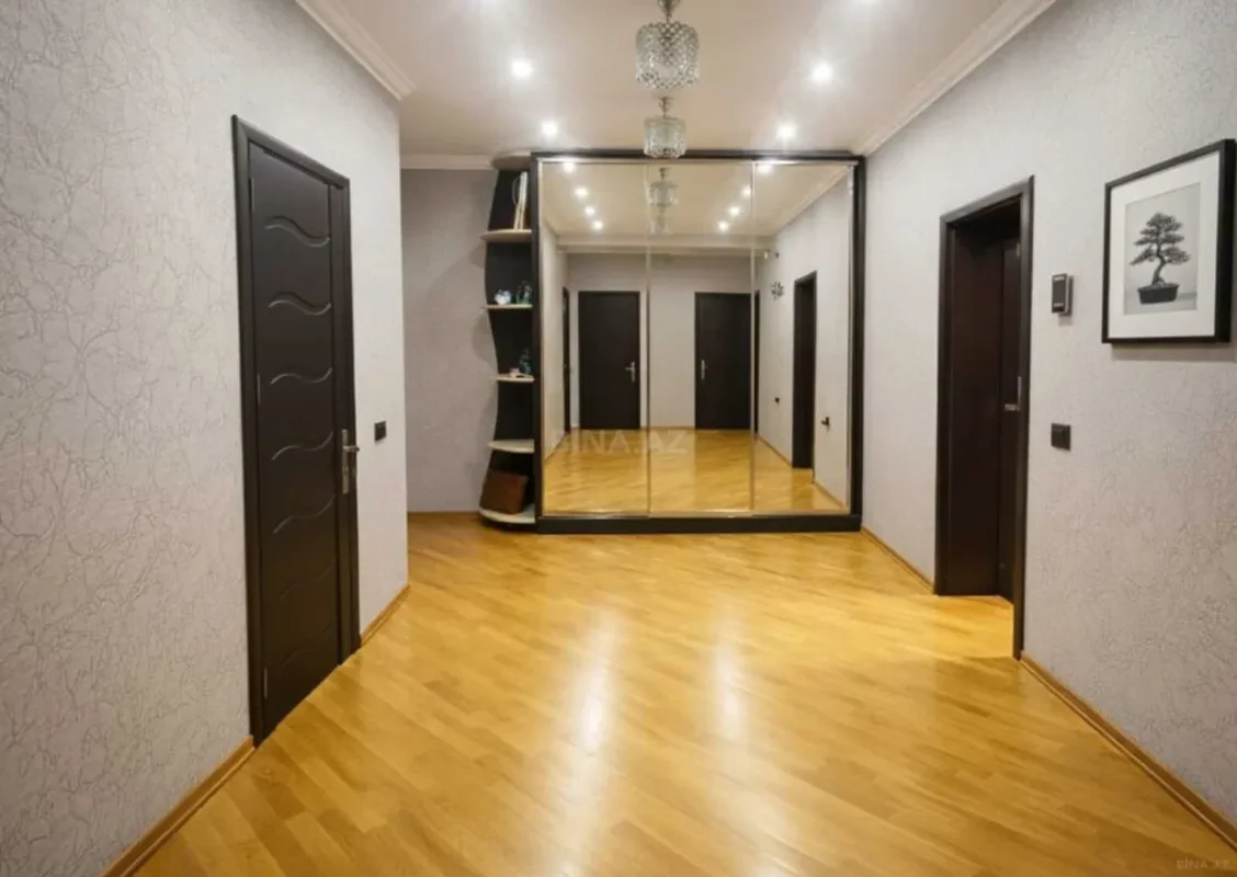 Satılır 3 otaqlı mənzil 120 m²