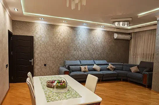 Satılır 3 otaqlı mənzil 120 m² — Bakı 3 otaq 120.00 m²
