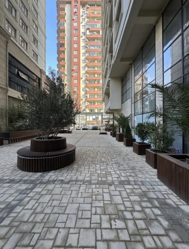 Satılır 2 otaqlı mənzil 133.1 m²