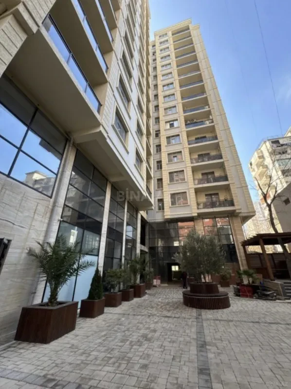 Satılır 2 otaqlı mənzil 133.1 m²