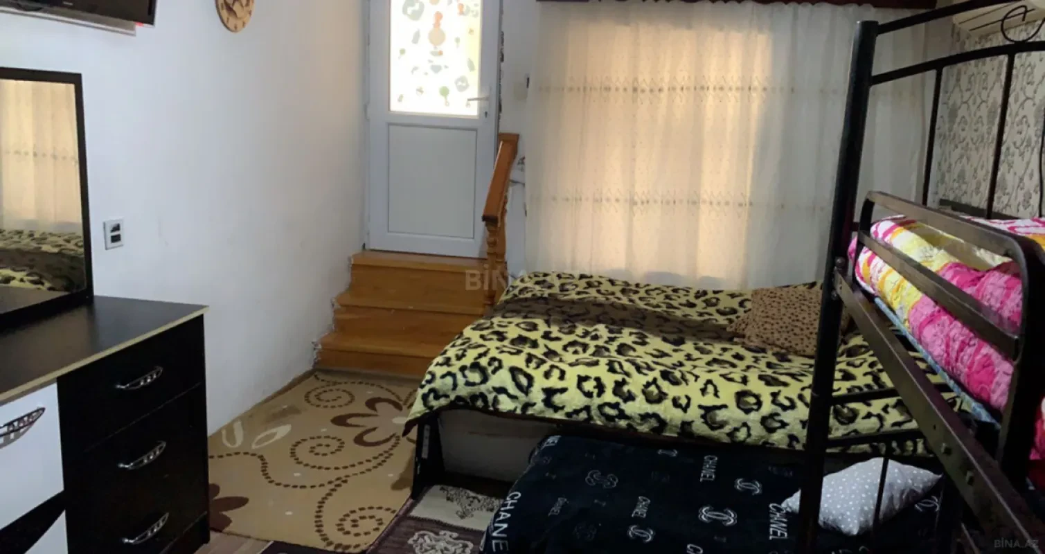 Satılır 5 otaqlı həyət evi 160 m²