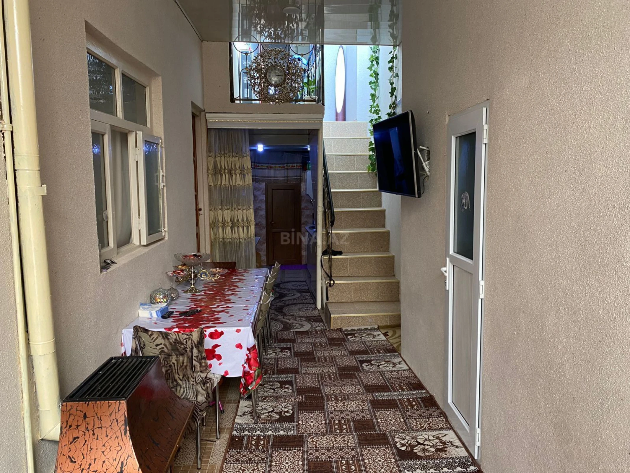 Satılır 5 otaqlı həyət evi 160 m²