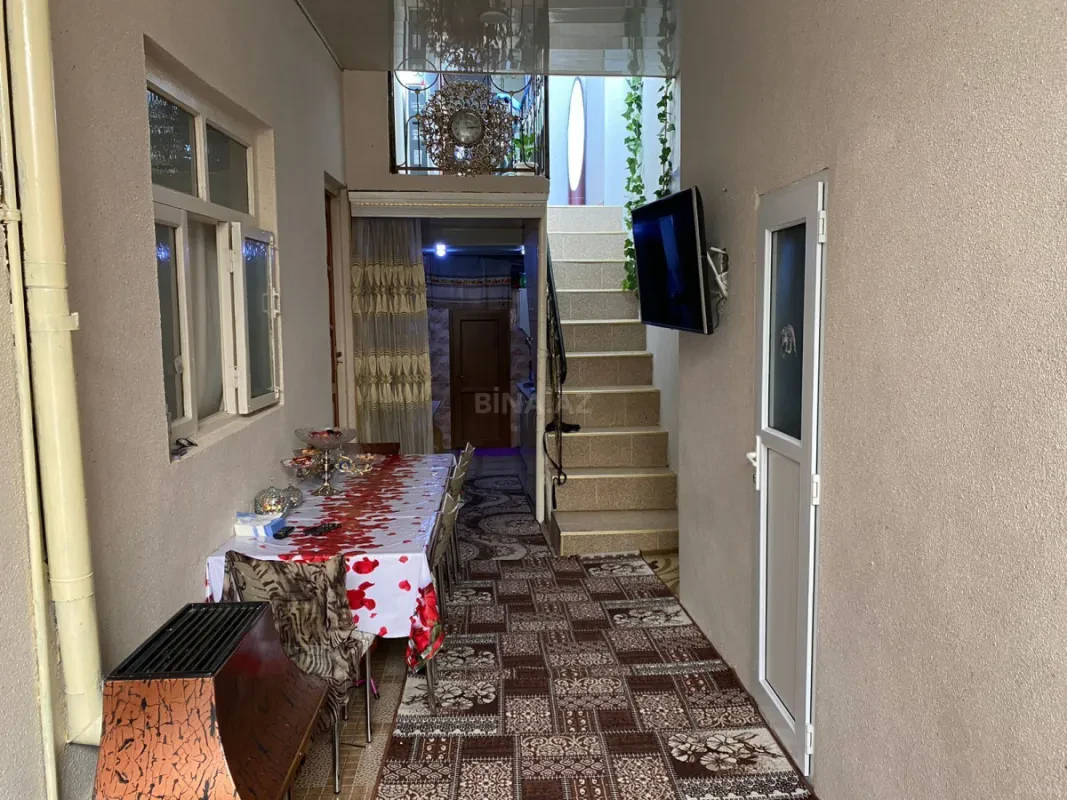 Satılır 5 otaqlı həyət evi 160 m²
