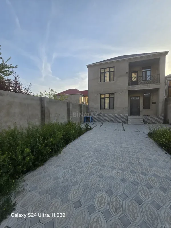Satılır 4 otaqlı həyət evi 165 m²