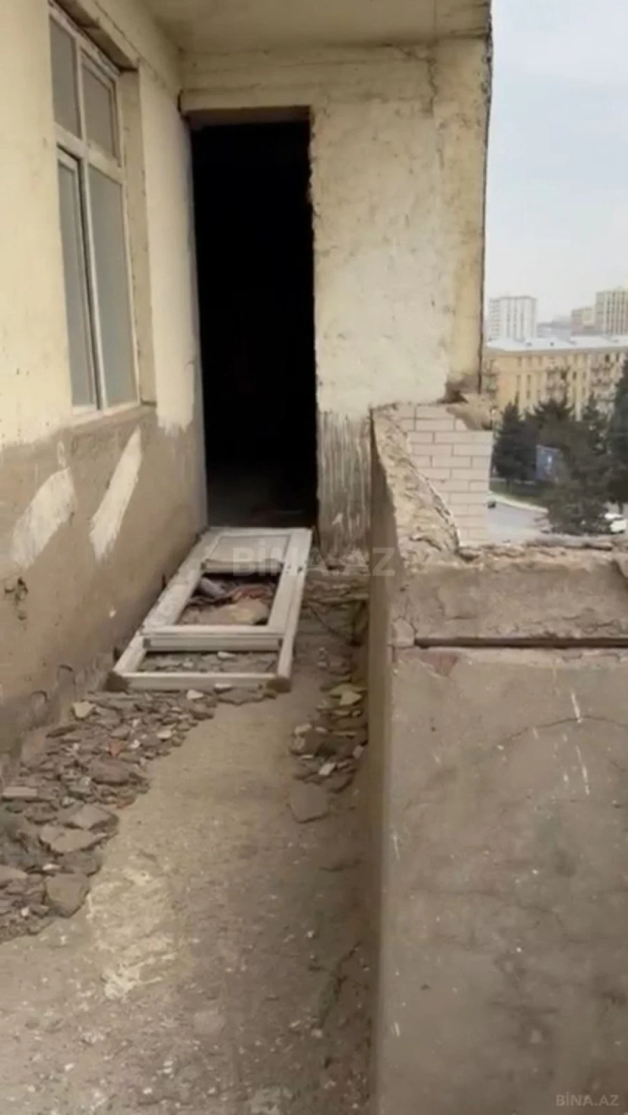 Satılır 3 otaqlı mənzil 179 m²