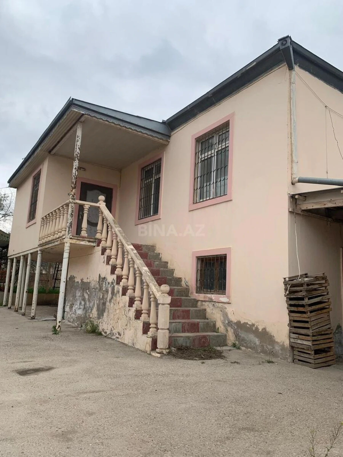 Satılır 5 otaqlı həyət evi 100 m²