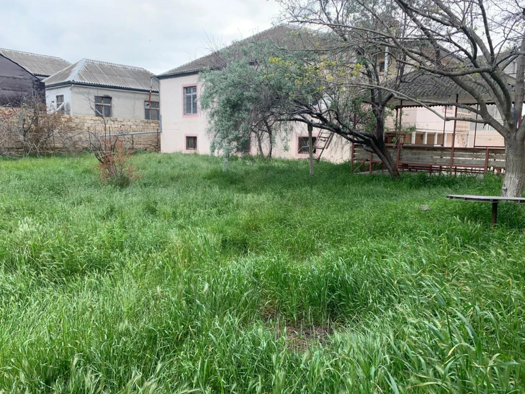 Satılır 5 otaqlı həyət evi 100 m²