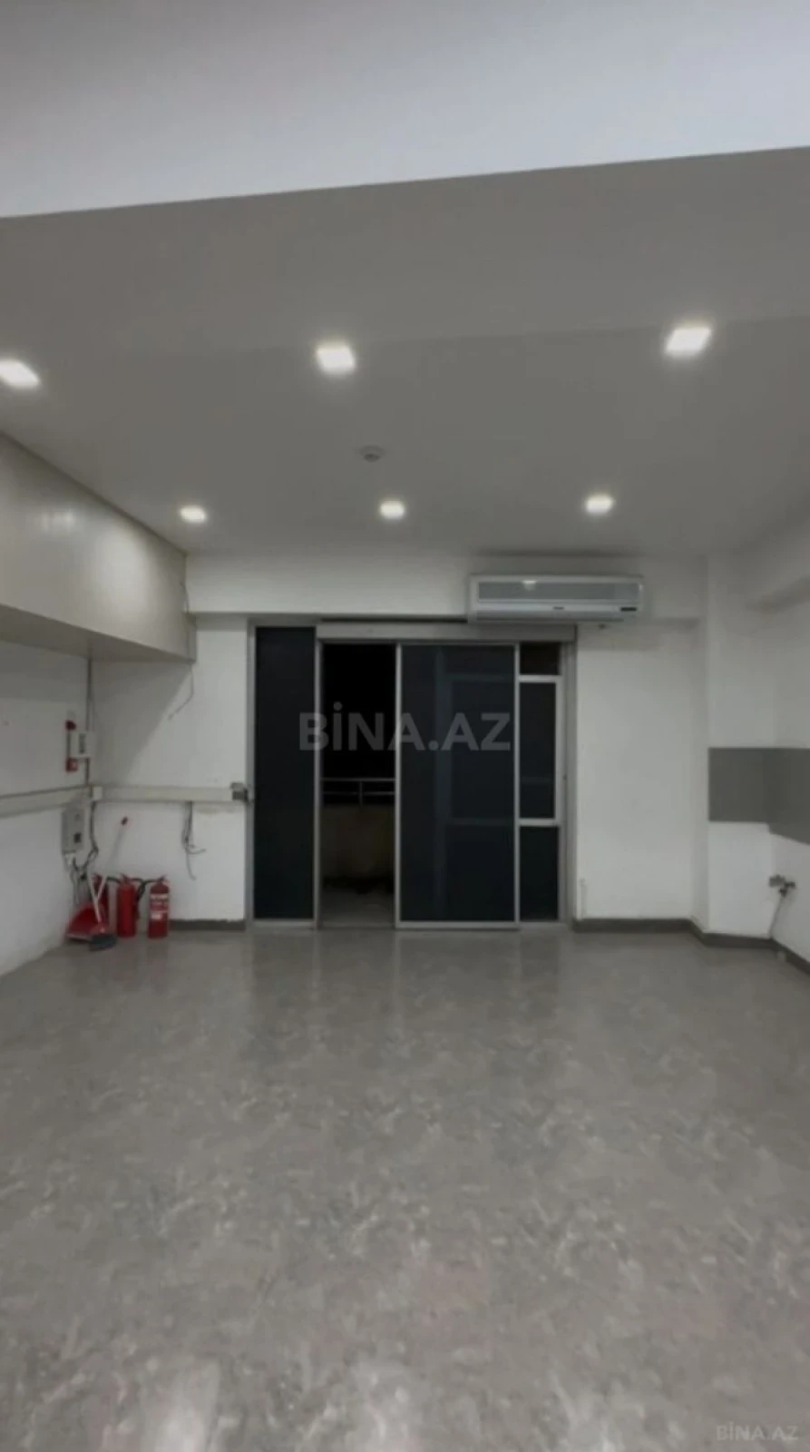 Satılır obyekt 235 m²