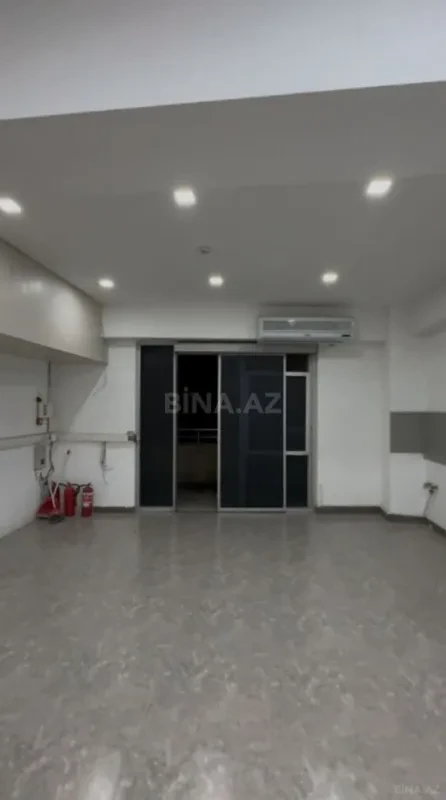 Satılır obyekt 235 m²