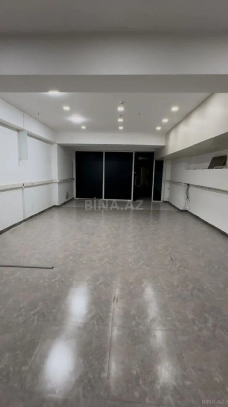 Satılır obyekt 235 m²