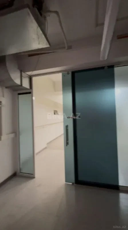Satılır obyekt 235 m²