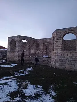 Satılır 5 otaqlı həyət evi 120 m²