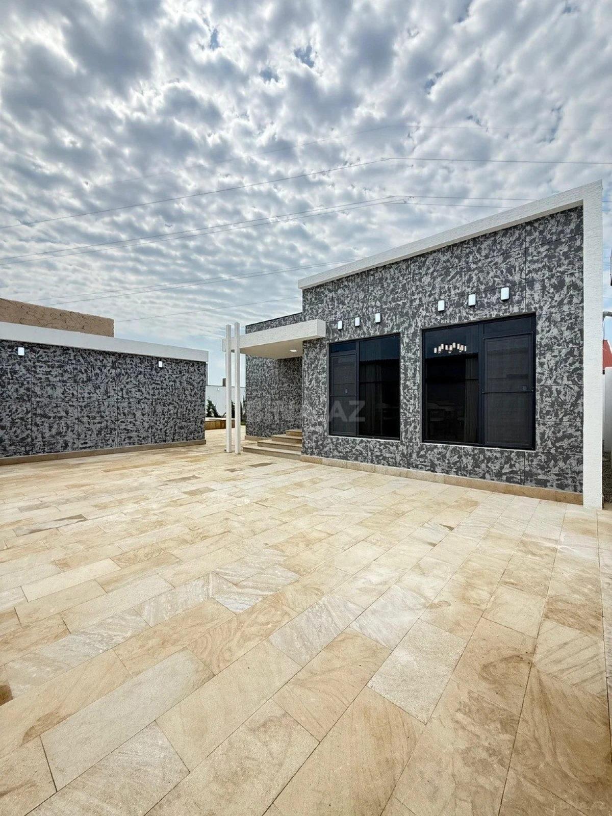 Satılır 4 otaqlı həyət evi 150 m²
