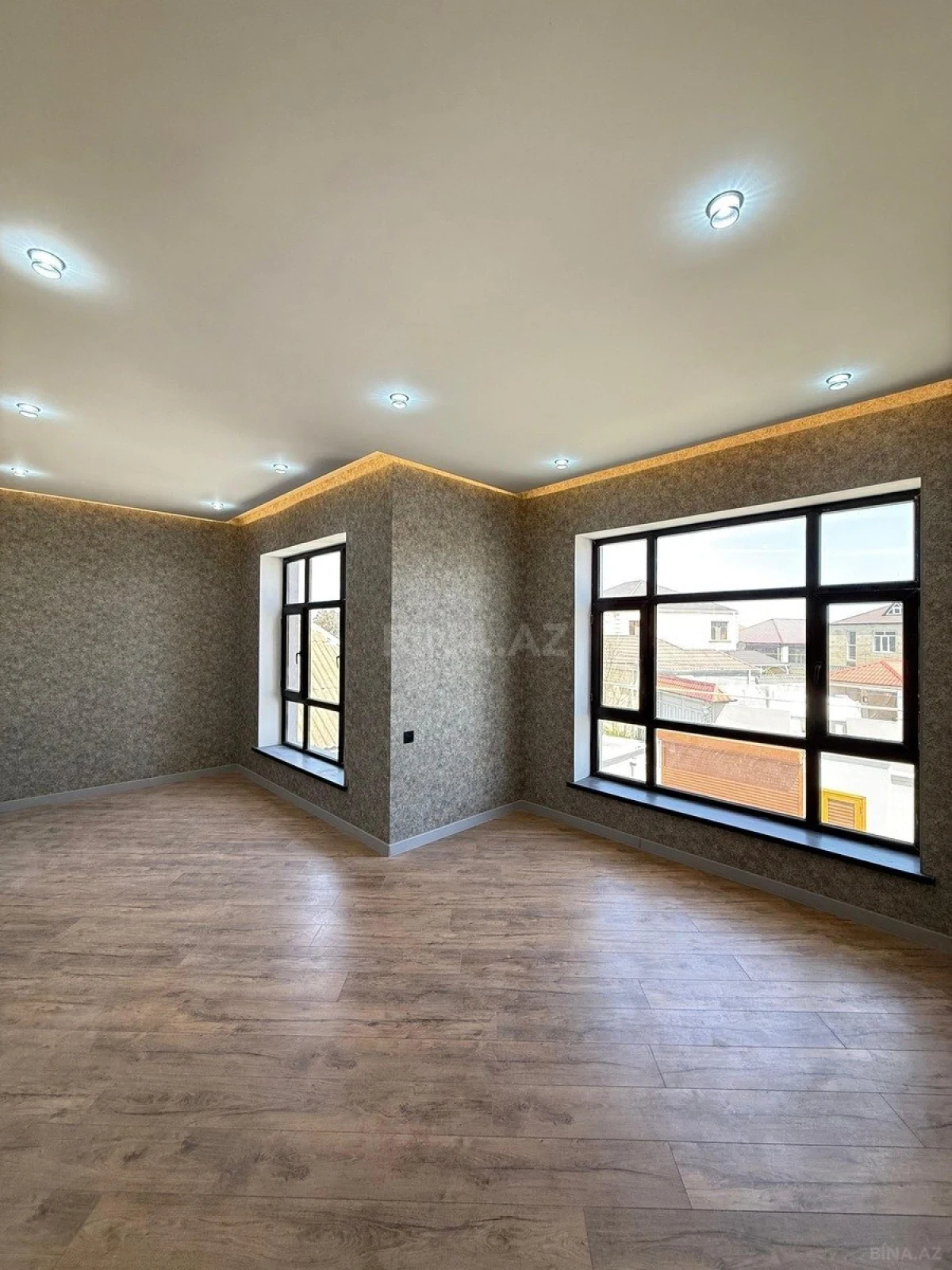 Satılır 4 otaqlı həyət evi 160 m²