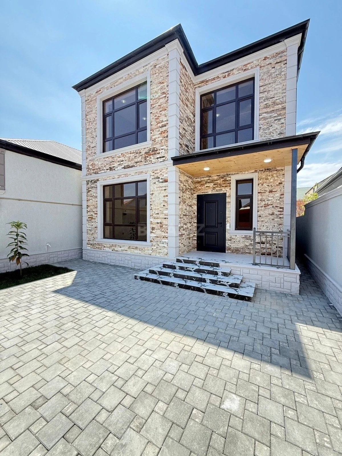 Satılır 4 otaqlı həyət evi 160 m²