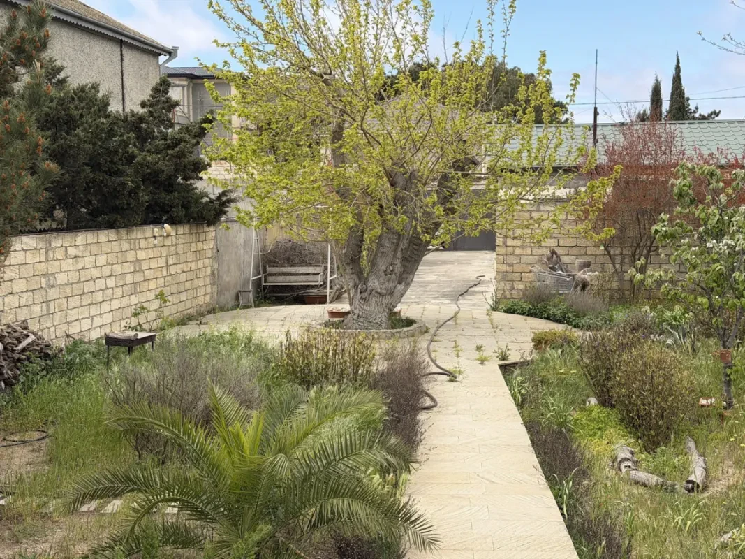 Satılır 2 otaqlı həyət evi 80 m²