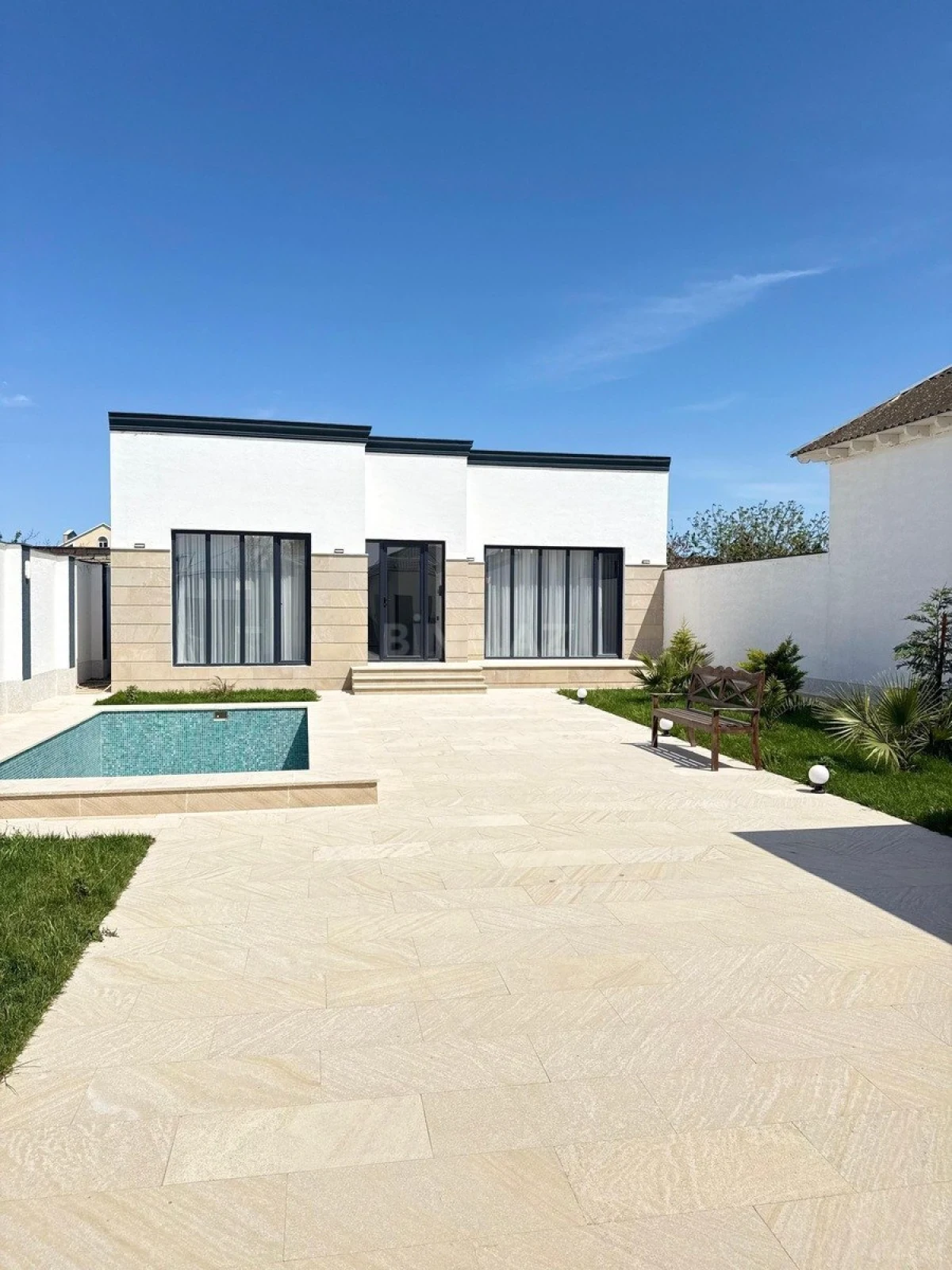 Satılır 4 otaqlı həyət evi 160 m²