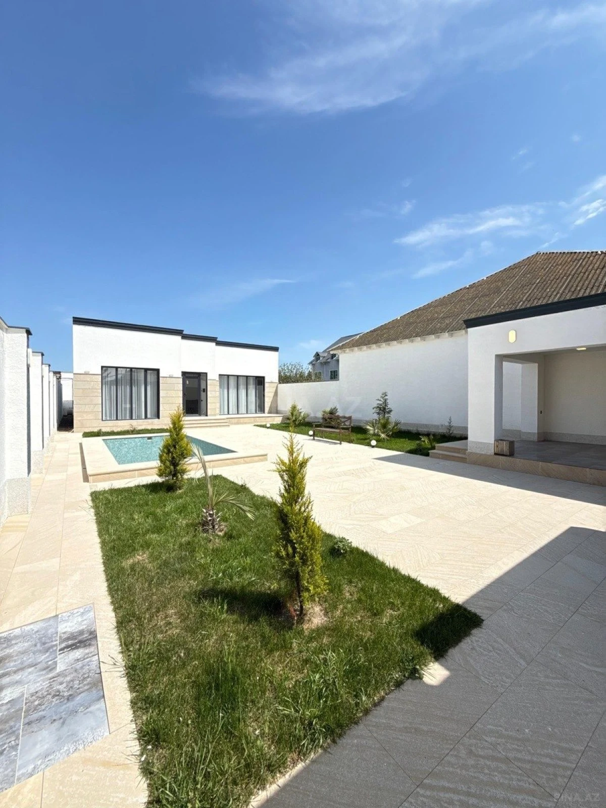 Satılır 4 otaqlı həyət evi 160 m²