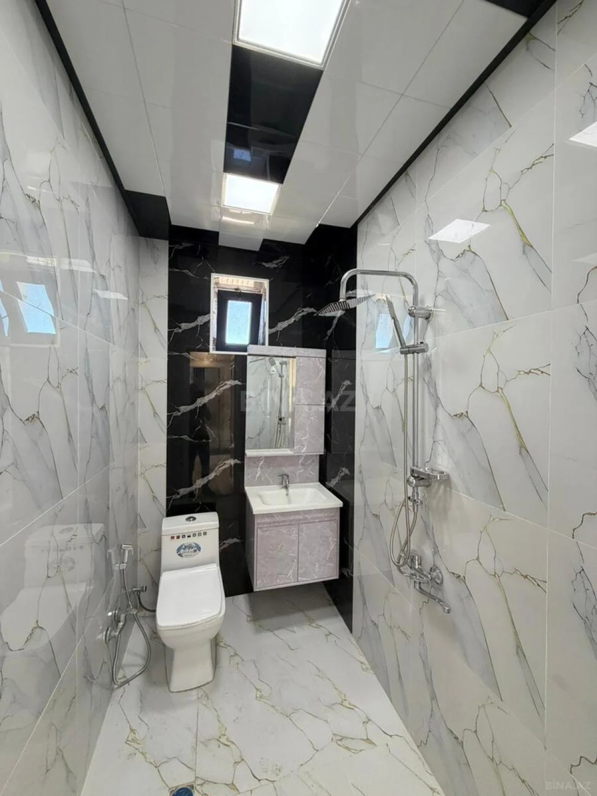 Satılır 5 otaqlı həyət evi 205 m²