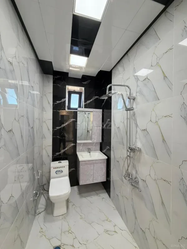 Satılır 5 otaqlı həyət evi 205 m²