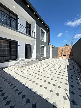 Satılır 5 otaqlı həyət evi 205 m²