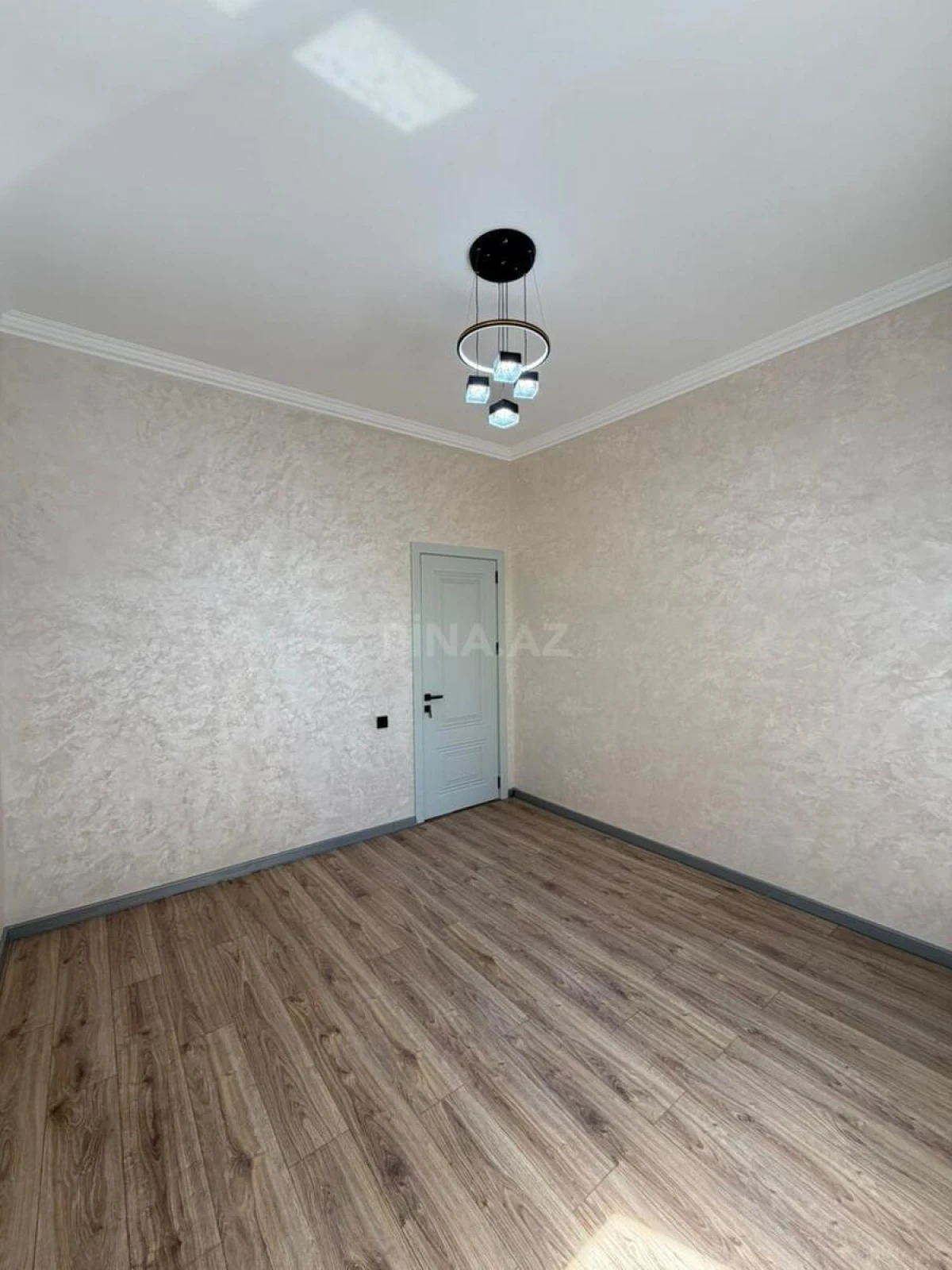 Satılır 5 otaqlı həyət evi 205 m²