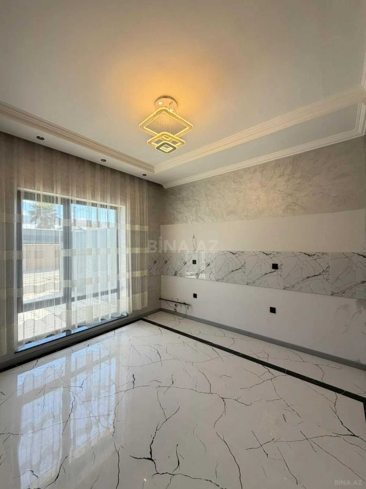 Satılır 5 otaqlı həyət evi 205 m²