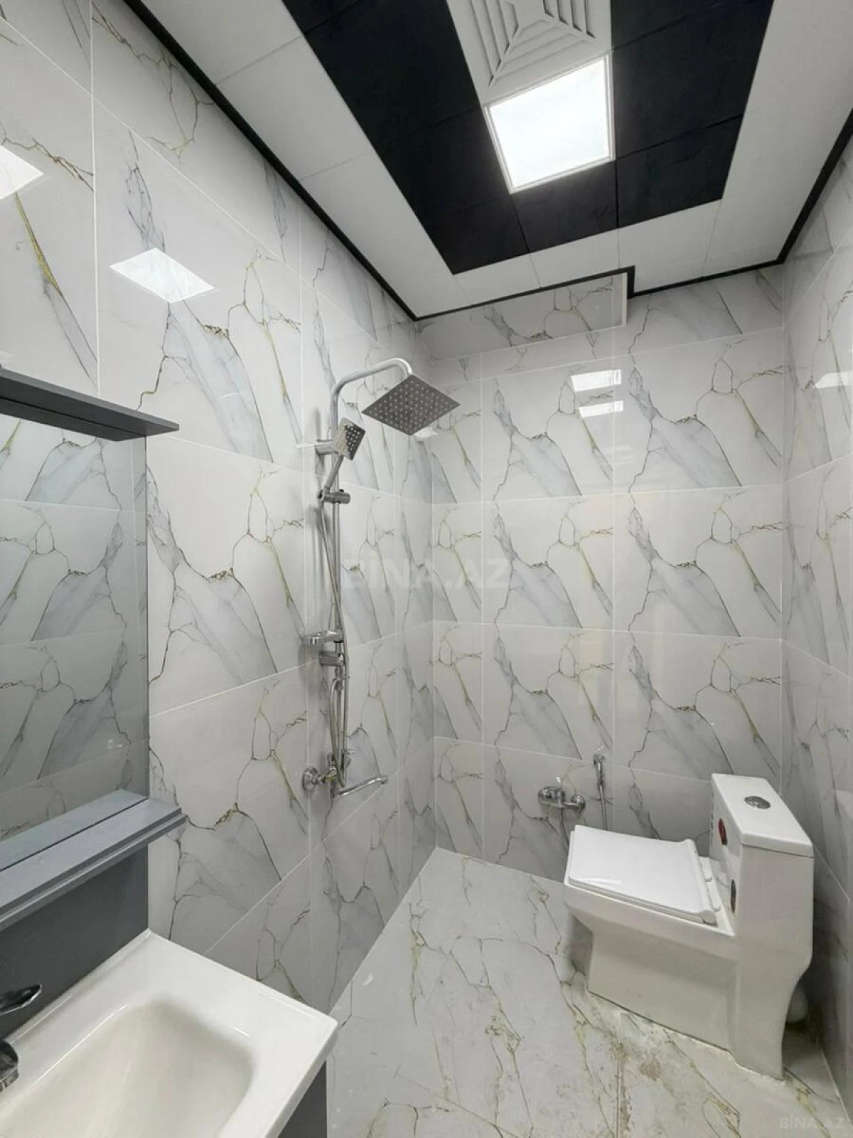 Satılır 5 otaqlı həyət evi 205 m²