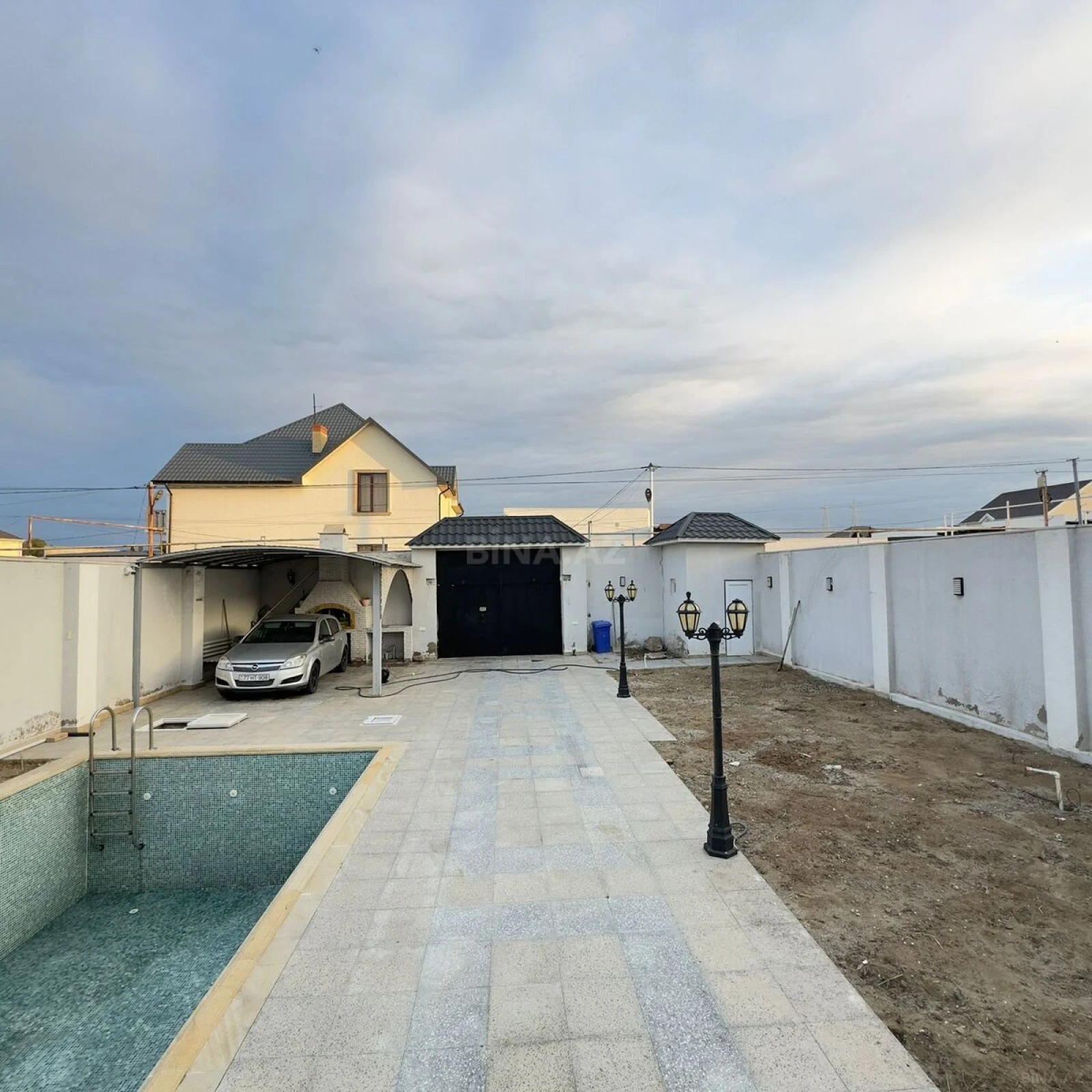 Satılır 4 otaqlı həyət evi 140 m²