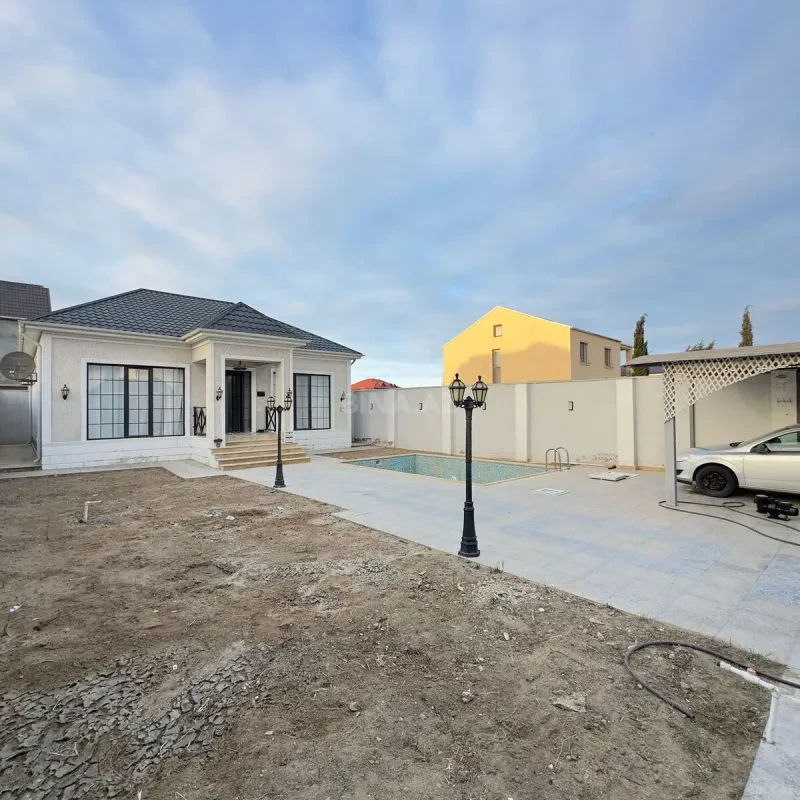 Satılır 4 otaqlı həyət evi 140 m²