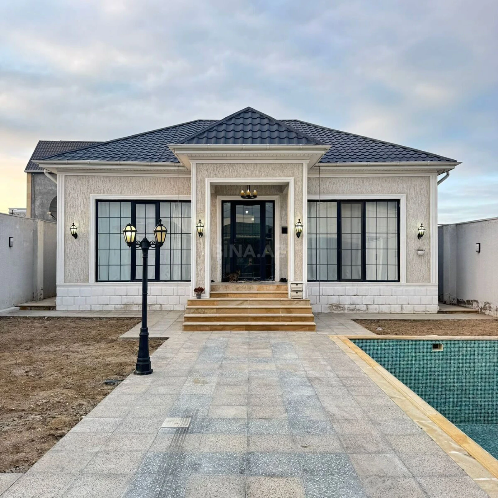 Satılır 4 otaqlı həyət evi 140 m²
